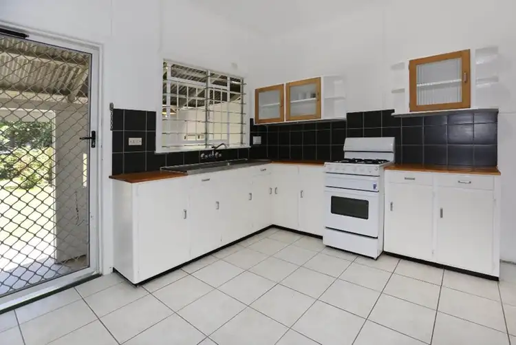Seventh view of Homely unit listing, 2/26 Surrey Street, Hyde Park QLD 4812