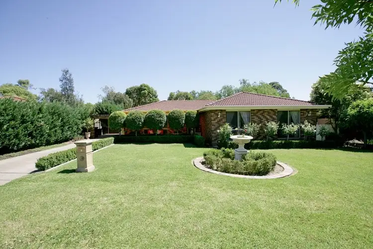 8 Matheson Place, Estella NSW 2650
