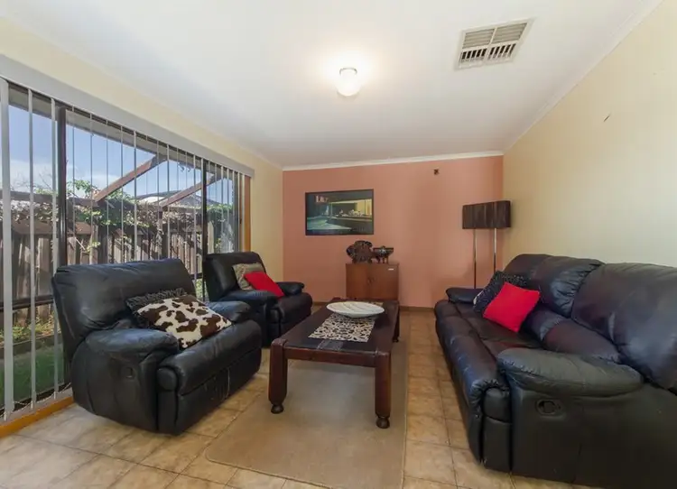 Fifth view of Homely house listing, 8 Cavell Close, St Albans VIC 3021
