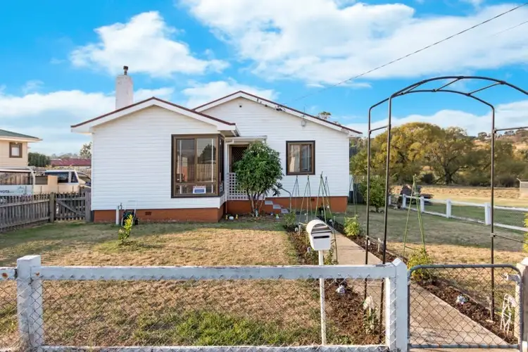 83 Hargrave Crescent, Mayfield TAS 7248