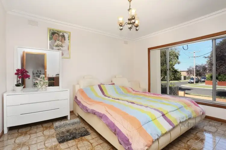 Fifth view of Homely house listing, 54 Elizabeth Drive, Lalor VIC 3075