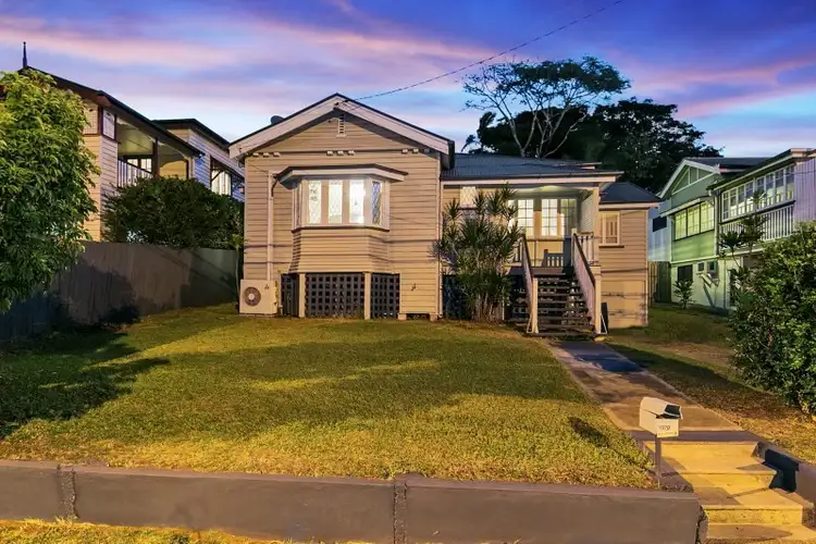 1079 Logan Road, Holland Park West QLD 4121