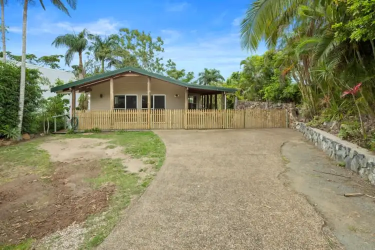 4 Iluka Street, Cannonvale QLD 4802