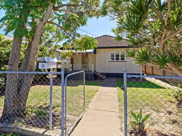 8 Fifth Avenue, Scarborough QLD 4020