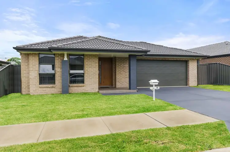 39 Flemmings Crescent, Horsley NSW 2530