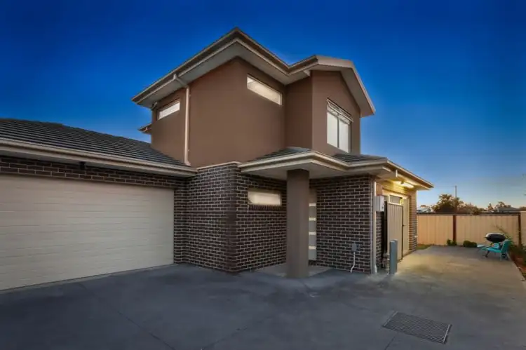 Main view of Homely townhouse listing, 2/923 Pascoe Vale Road, Glenroy VIC 3046