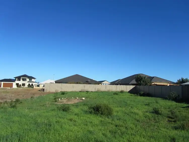 10 Tartan Place, Wandina WA 6530