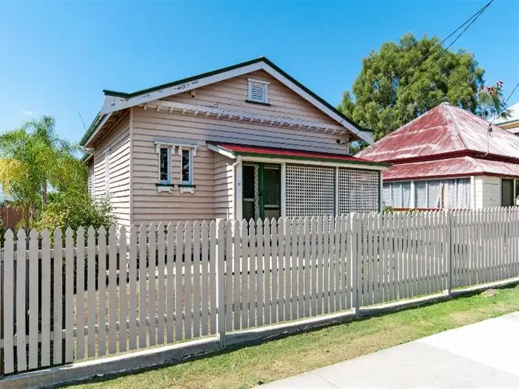 27 Quarry Street, Ipswich QLD 4305