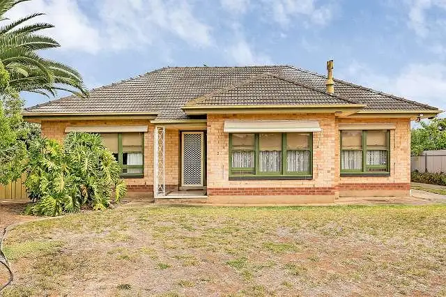 2 Lylow Court, Findon SA 5023
