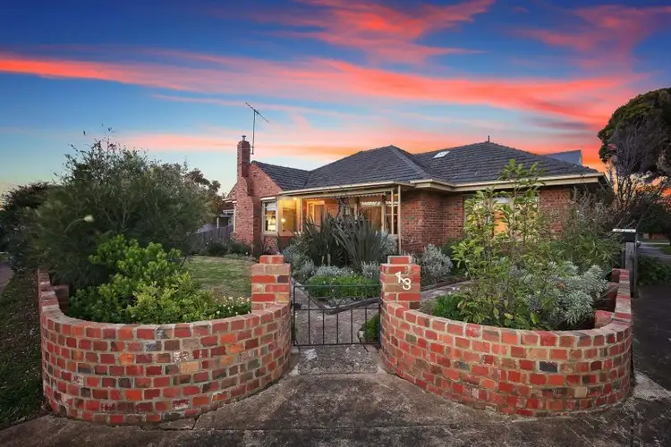 13 Roberts Road, Belmont VIC 3216