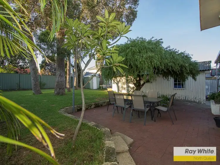 9 Gwelup Street, Karrinyup WA 6018