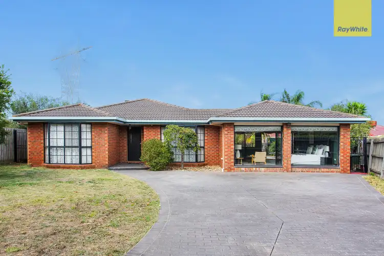 10 Albany Court, Taylors Lakes VIC 3038