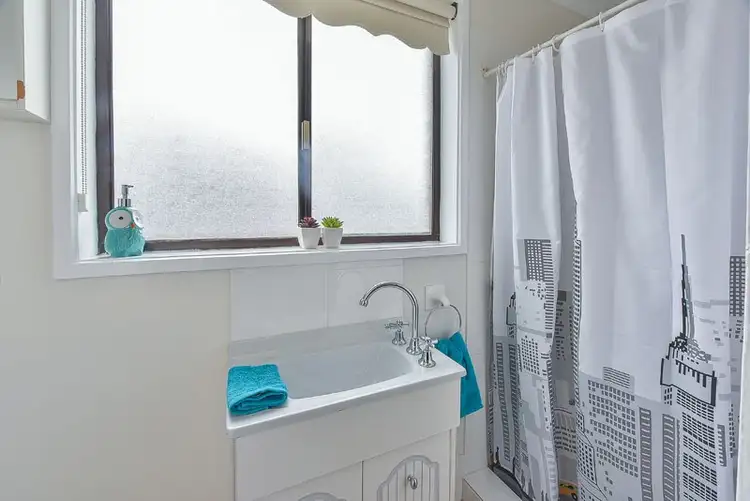 Sixth view of Homely house listing, 5 Glenbrook Place, The Oaks NSW 2570