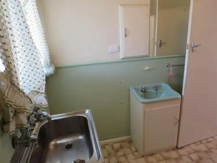 Seventh view of Homely unit listing, 4/1005 Sylvania Avenue, North Albury NSW 2640