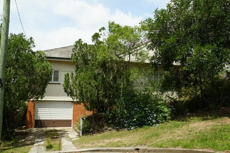 33 Henderson Street, Oxley QLD 4075