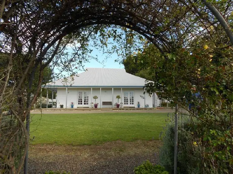 2 Albert Parade, Bordertown SA 5268