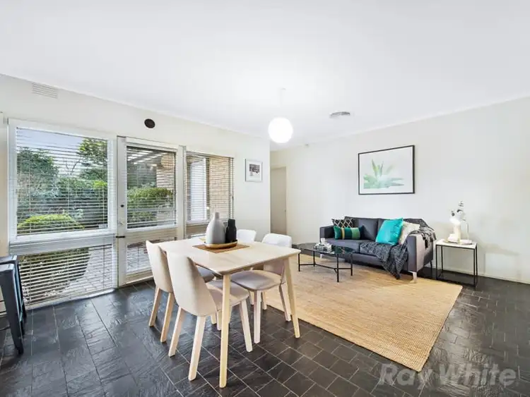 Sixth view of Homely house listing, 5 Nigretta Court, Mount Waverley VIC 3149