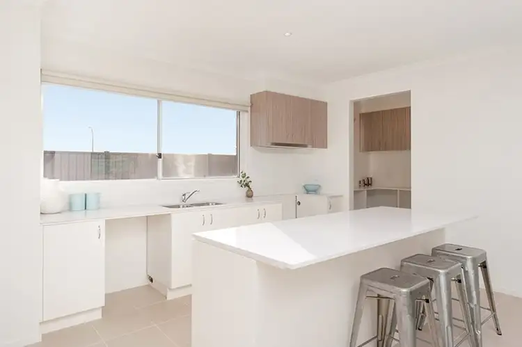 Second view of Homely house listing, 29 Mountleigh Circuit, Craigieburn VIC 3064