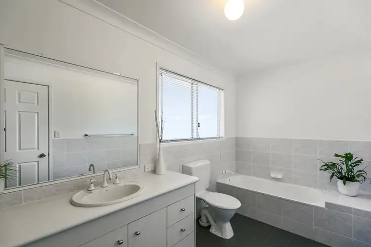 Sixth view of Homely unit listing, 4/79 Benowa Road, Southport QLD 4215