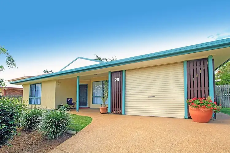 28 Clayton Road, Lammermoor QLD 4703