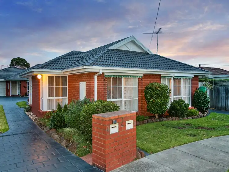 1/2 Wade Court, Cheltenham VIC 3192
