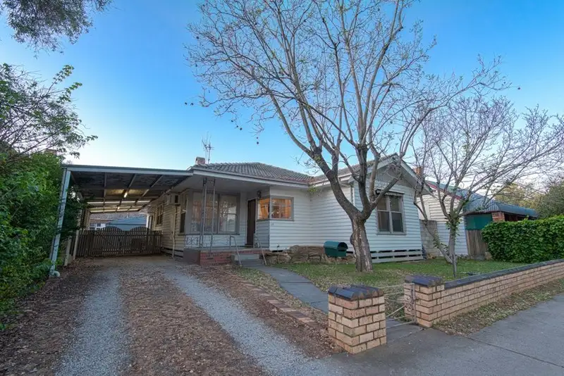 Main view of Homely house listing, 19 Weeroona Avenue, North Bendigo VIC 3550