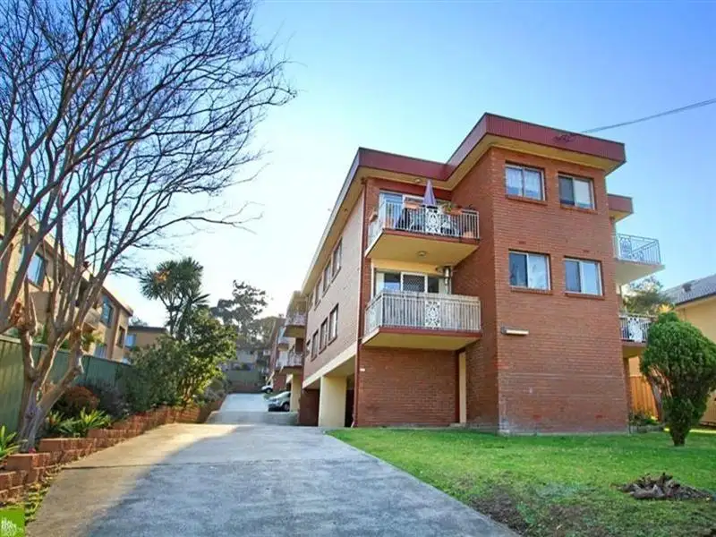 Main view of Homely unit listing, 3/8 Myrtle Street, Coniston NSW 2500