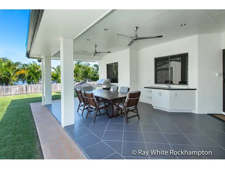 Sixth view of Homely house listing, 2 Foale Court, Kawana QLD 4701