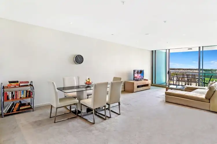 1 Como Crescent, Southport QLD 4215