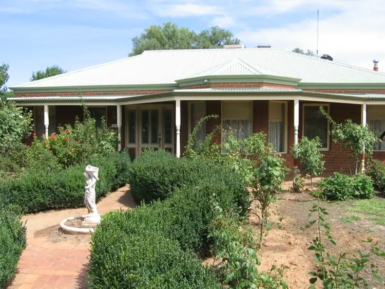17 Jeffrey Street, Elmore VIC 3558
