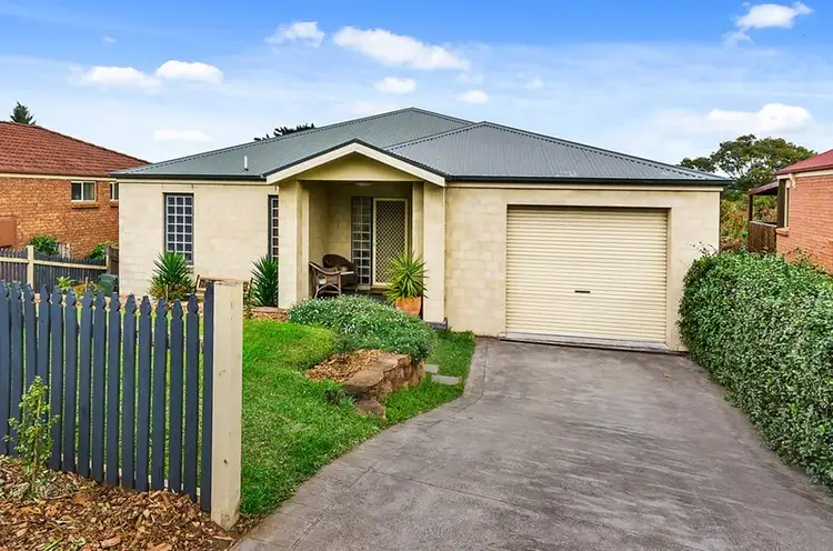 8 Masthead Place, Berkeley NSW 2506