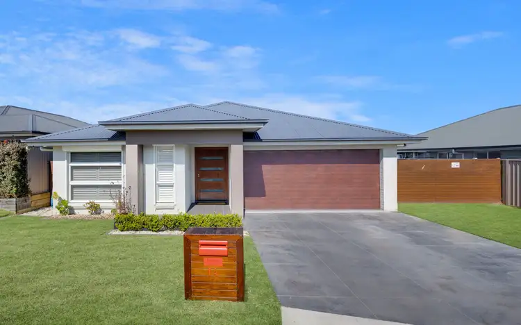 14 Easton Avenue, Spring Farm NSW 2570