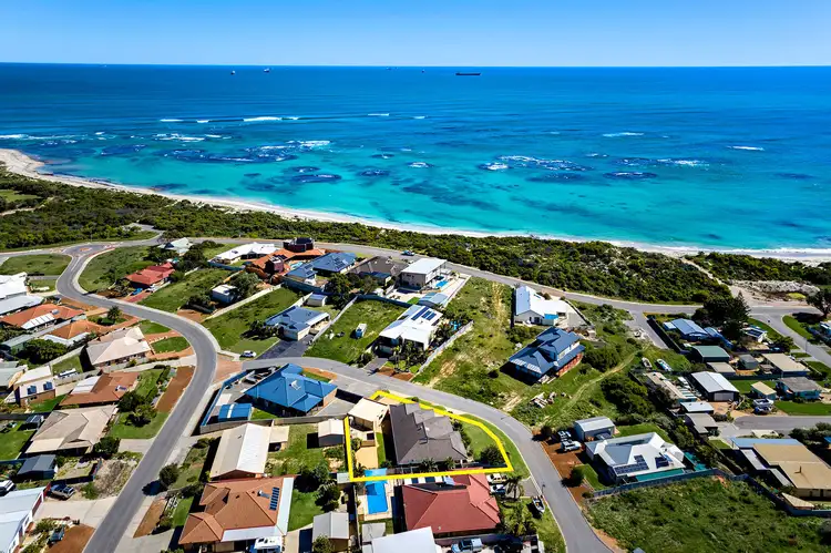 Second view of Homely house listing, 4 Bluewater Close, Drummond Cove WA 6532