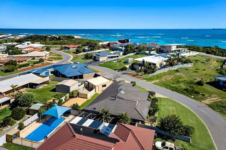 Fifth view of Homely house listing, 4 Bluewater Close, Drummond Cove WA 6532