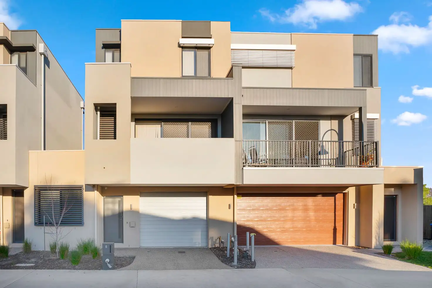 Main view of Homely townhouse listing, 5 Coupling Way, Glenroy VIC 3046