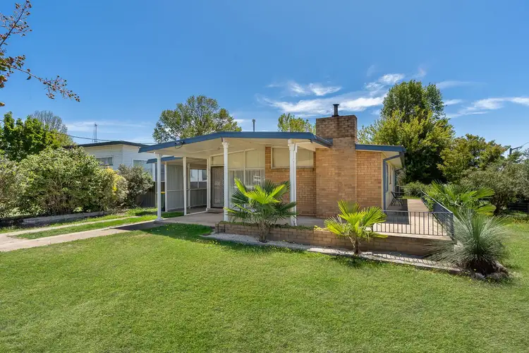 2 Rowlands Street, Blayney NSW 2799