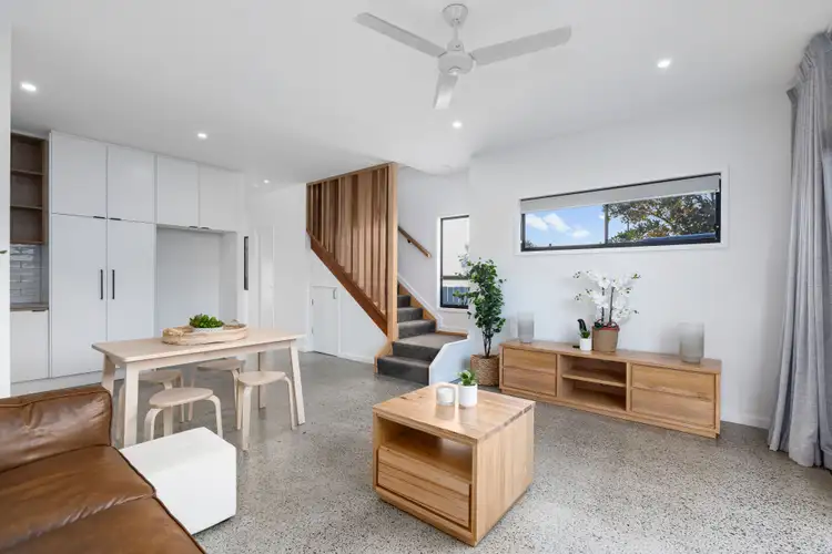 1/83 Falconer Street, Southport QLD 4215