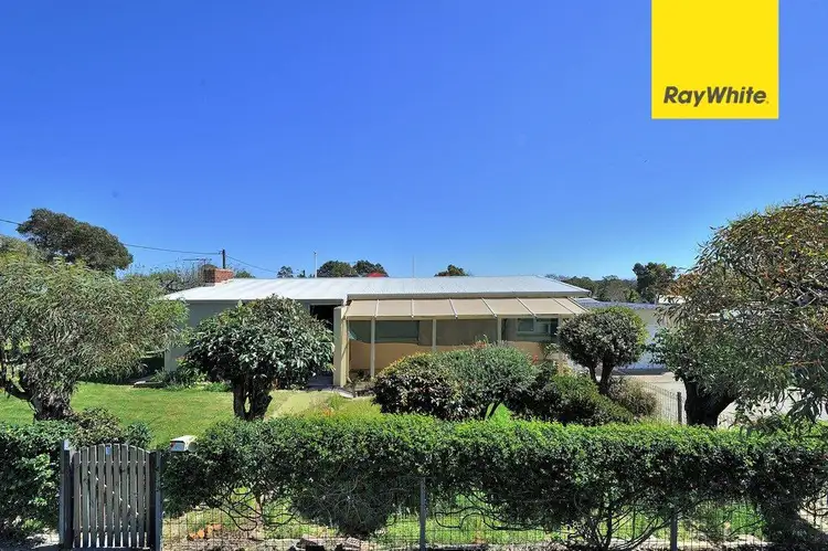 1 Wagoora Way, Koongamia WA 6056