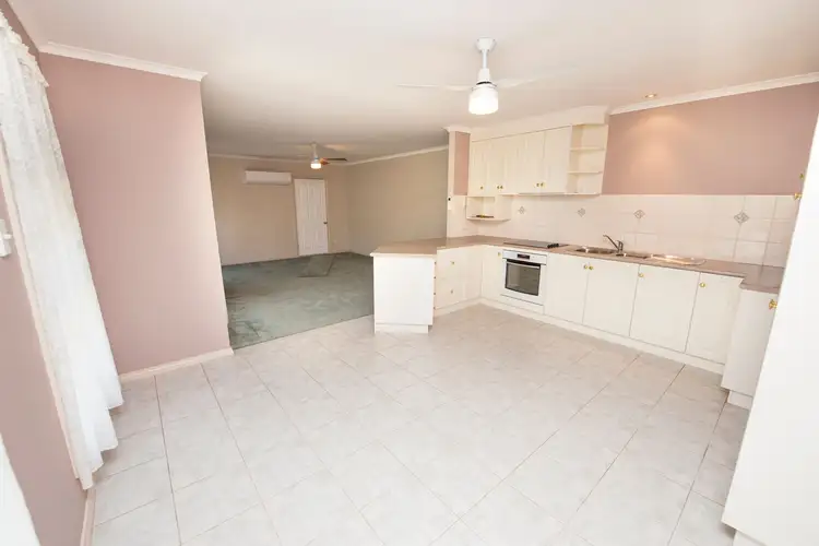 Fifth view of Homely house listing, 1/141-143 Stradbroke Avenue, Swan Hill VIC 3585