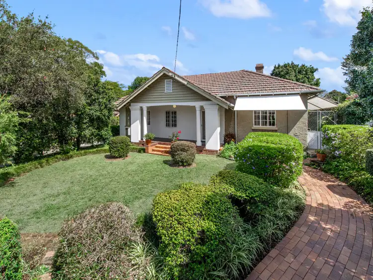 8 Lind Street, Newmarket QLD 4051