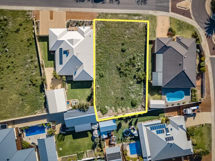 10 Waterfront Circle, Drummond Cove WA 6532