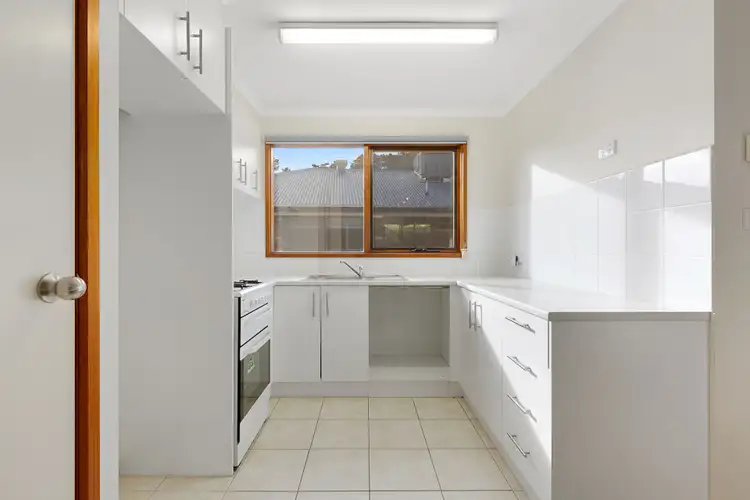 Fourth view of Homely house listing, 10 Faygate Court, Frankston VIC 3199