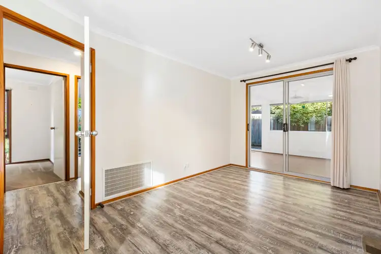 Fifth view of Homely house listing, 10 Faygate Court, Frankston VIC 3199