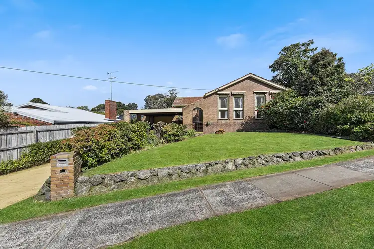 27 Harkaway Road, Berwick VIC 3806