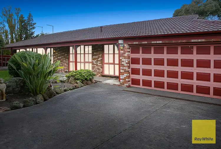 50 William Perry Close, Endeavour Hills VIC 3802