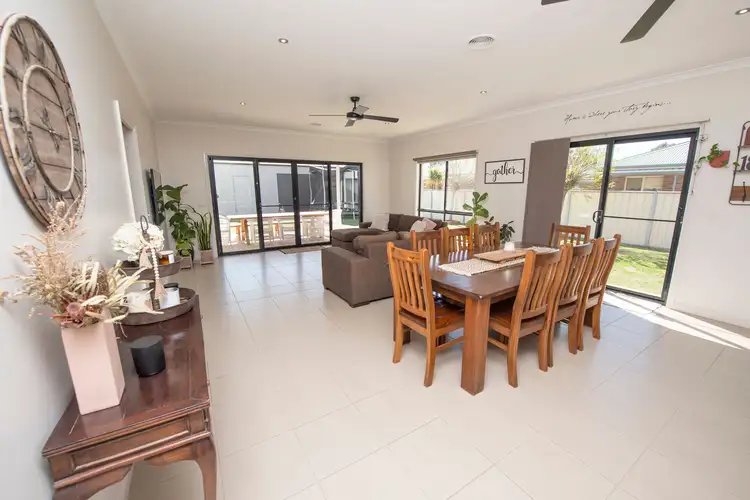 Fifth view of Homely house listing, 17 Dellar Street, Swan Hill VIC 3585