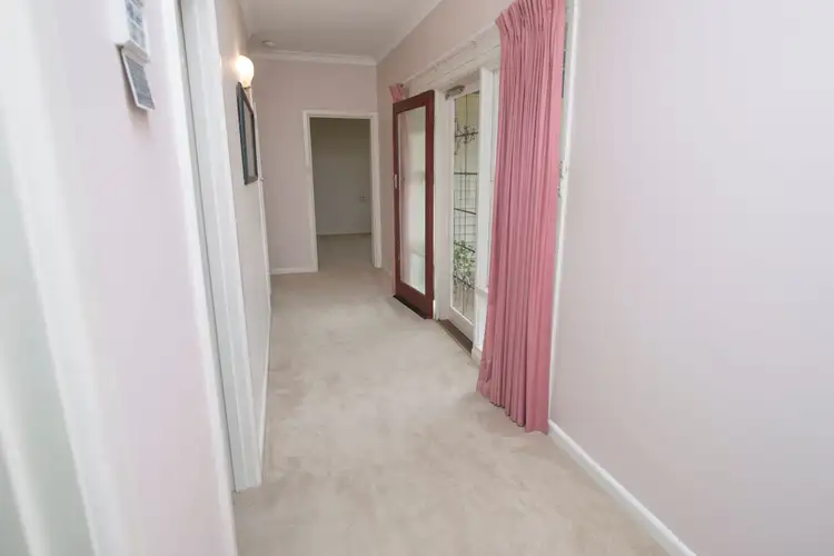 Fifth view of Homely house listing, 2 Cobham Avenue, Swan Hill VIC 3585