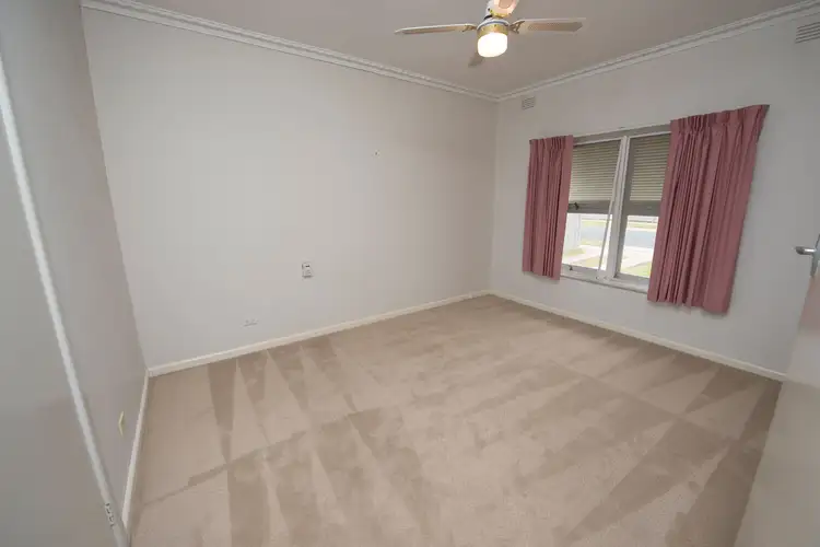 Sixth view of Homely house listing, 2 Cobham Avenue, Swan Hill VIC 3585