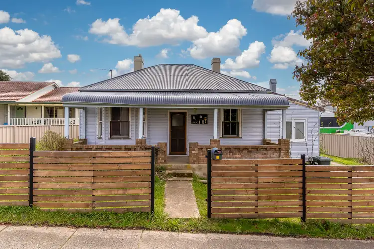 5 Carrington Avenue, Oberon NSW 2787