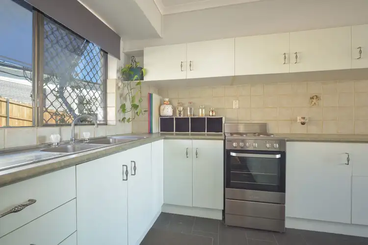 Seventh view of Homely unit listing, 5/8 Oaka Lane, Gladstone Central QLD 4680